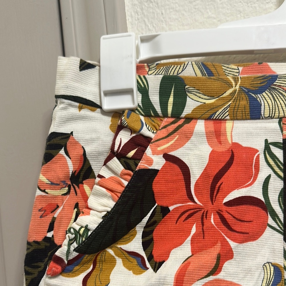 Zara High-Waist Floral Shorts in White, Coral, Mustard, Green, Black - Picture 2 of 7